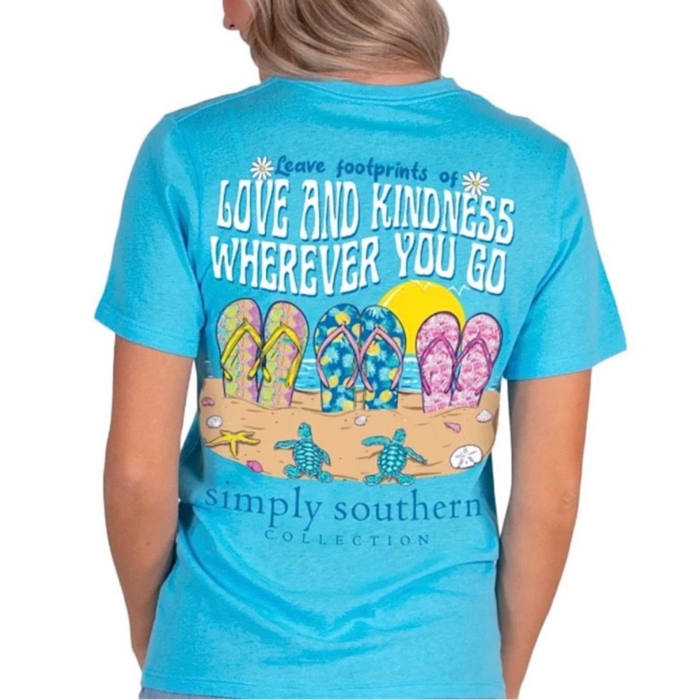 Simply Southern Womenโs โLeave Footprints of Love and Kindness Wherever You Goโ
